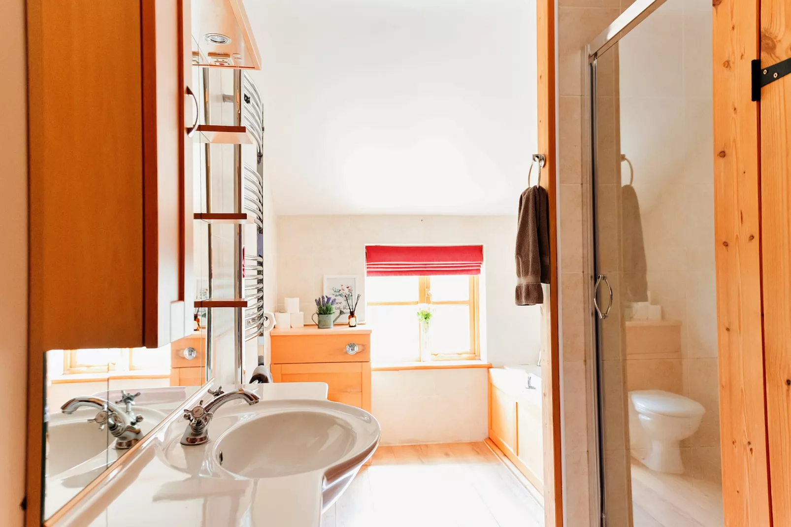 The Welsh Farmhouse-Badkamer