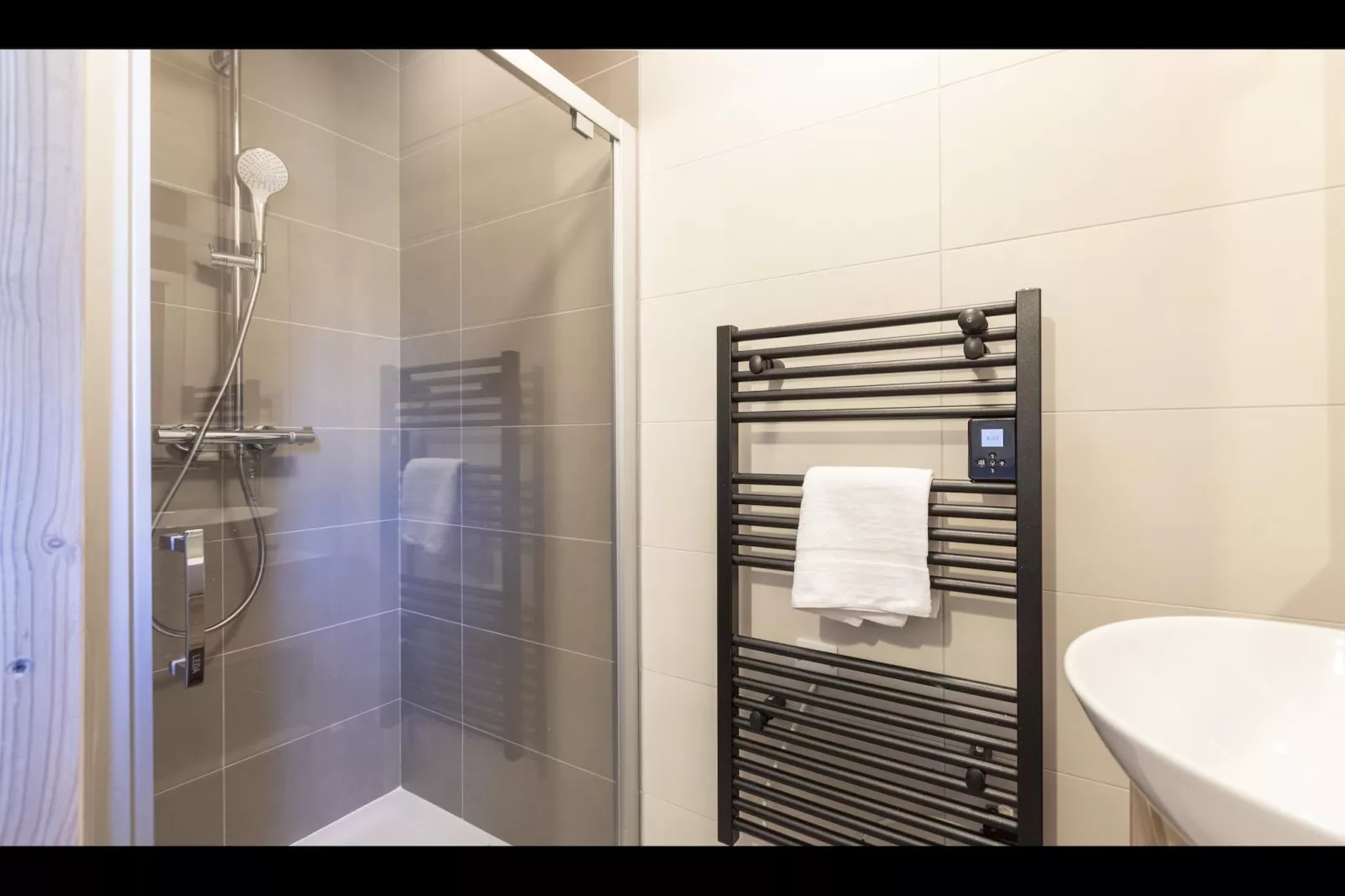 SAMOËNS-S8-Badkamer