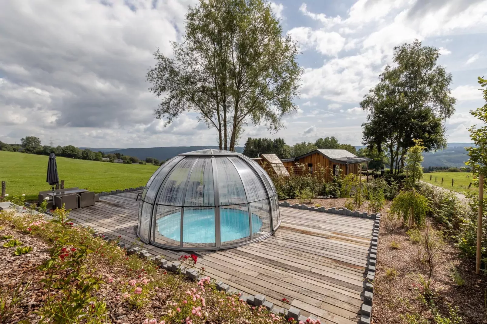 Chalet Bulle-Tuinen zomer