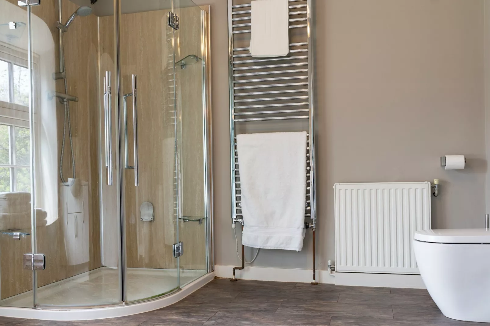 Lower Aylescott Farmhouse-Badkamer