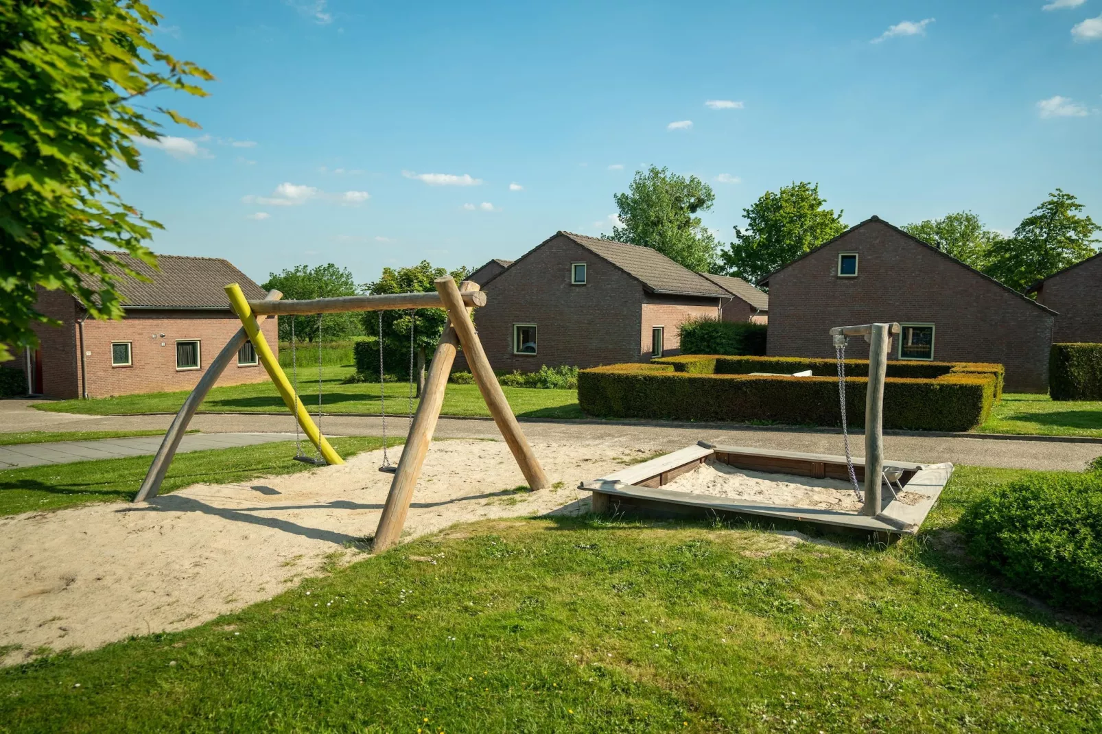 Vakantiepark Reevallis 1-Tuinen zomer