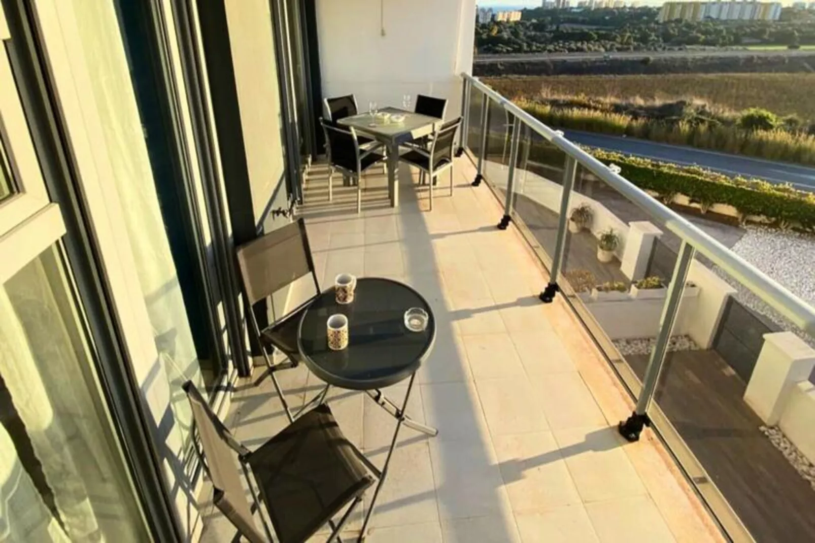 Appartement Moderne Avec Piscine, Terrasse Et Solarium-Image-tags.