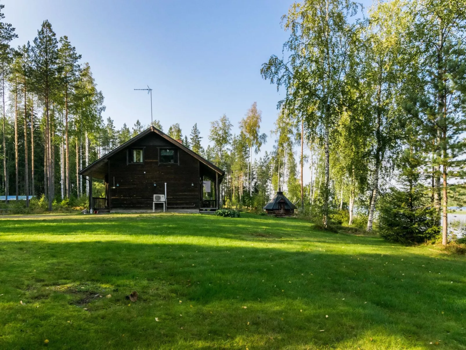 Aurinkopaikka-Buiten