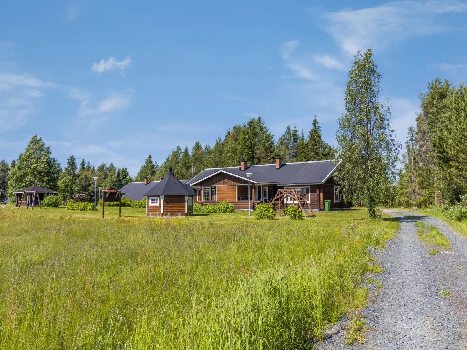 Ruka-kitkan käki-Buiten