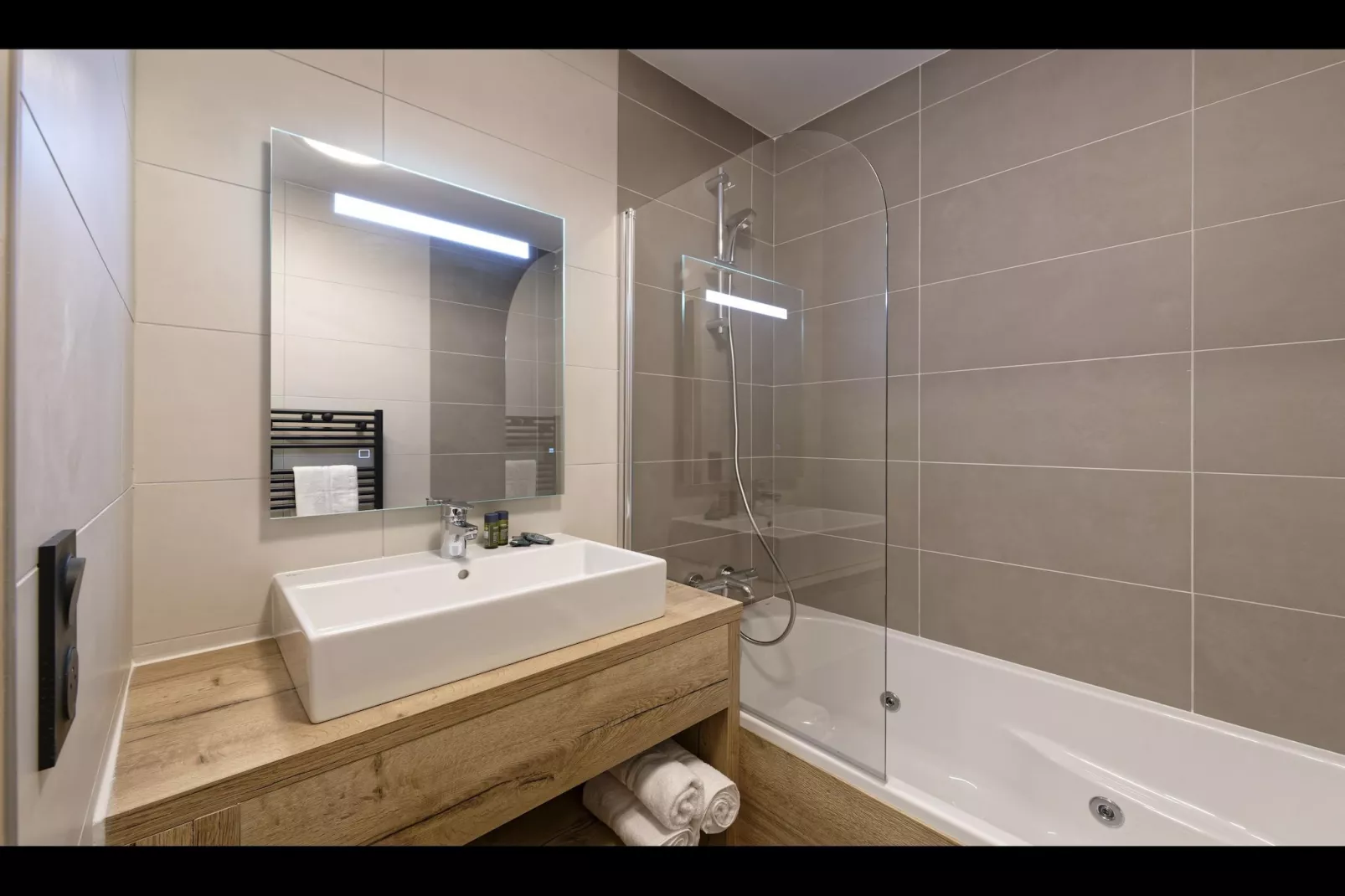SAMOËNS-S8-Badkamer