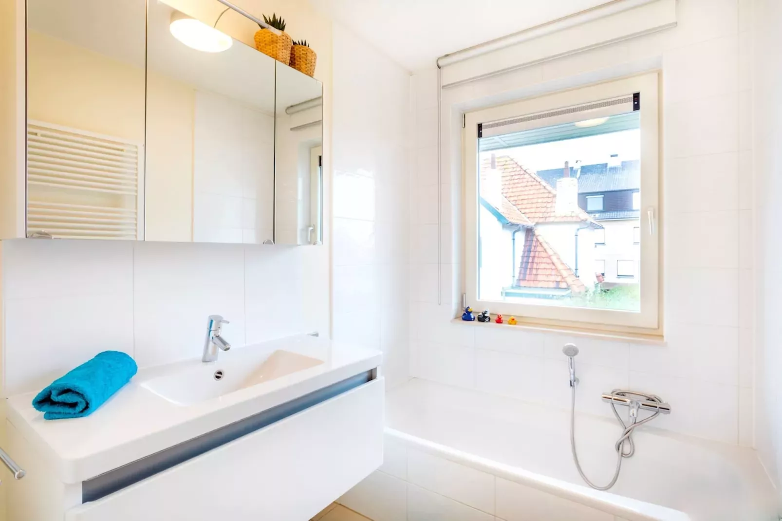 Amena 0101 + garage 14-Badkamer