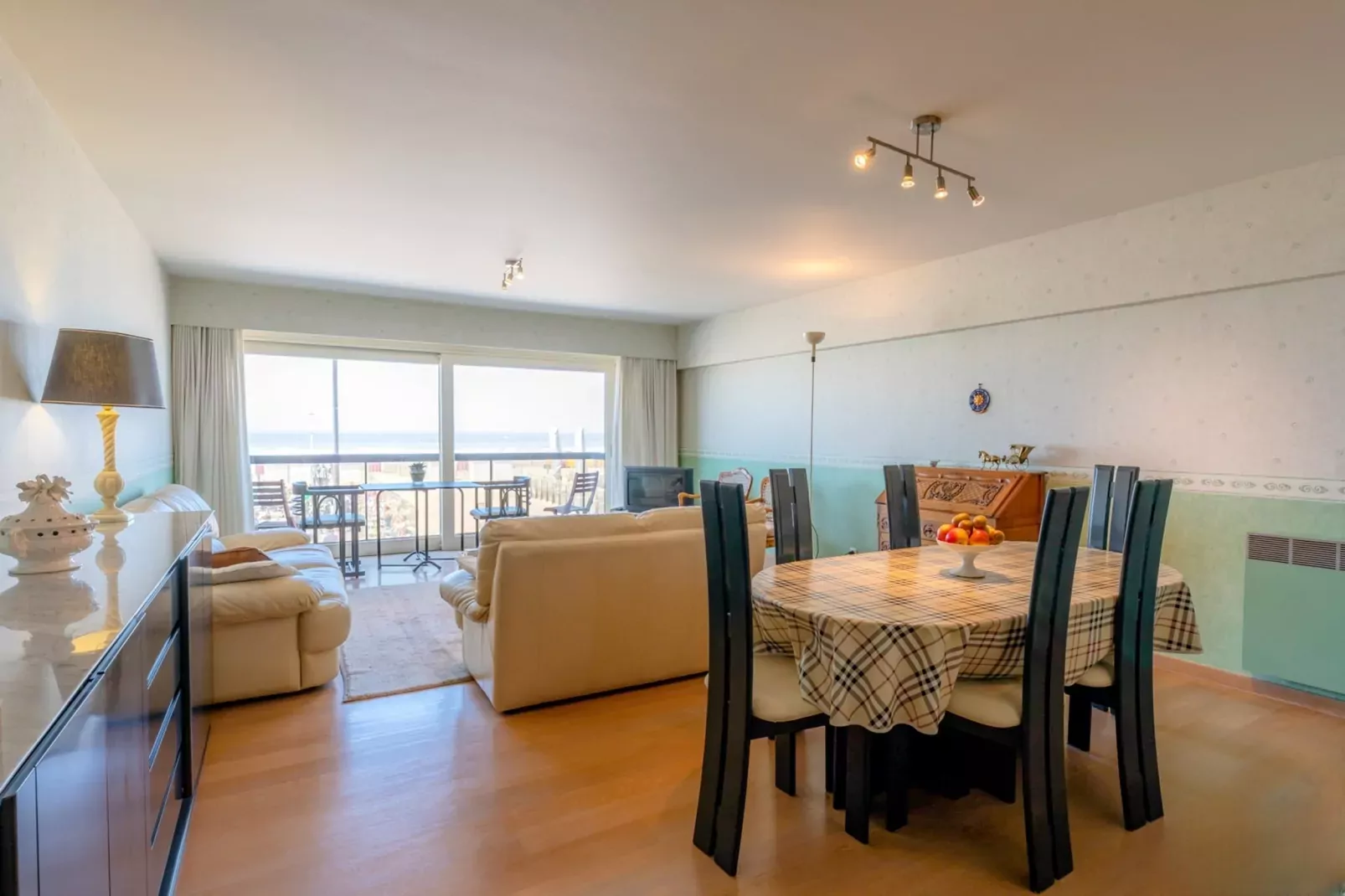 Astoria Palace 0101-Eetkamer