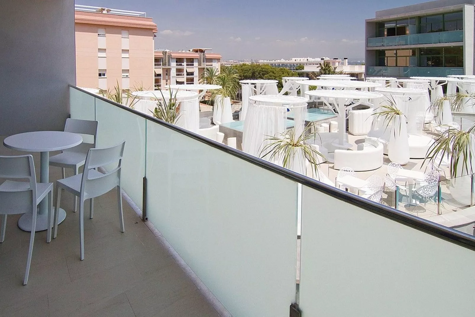 APOLO SUITES RENTALMAR 2/4-Uitzicht zomer