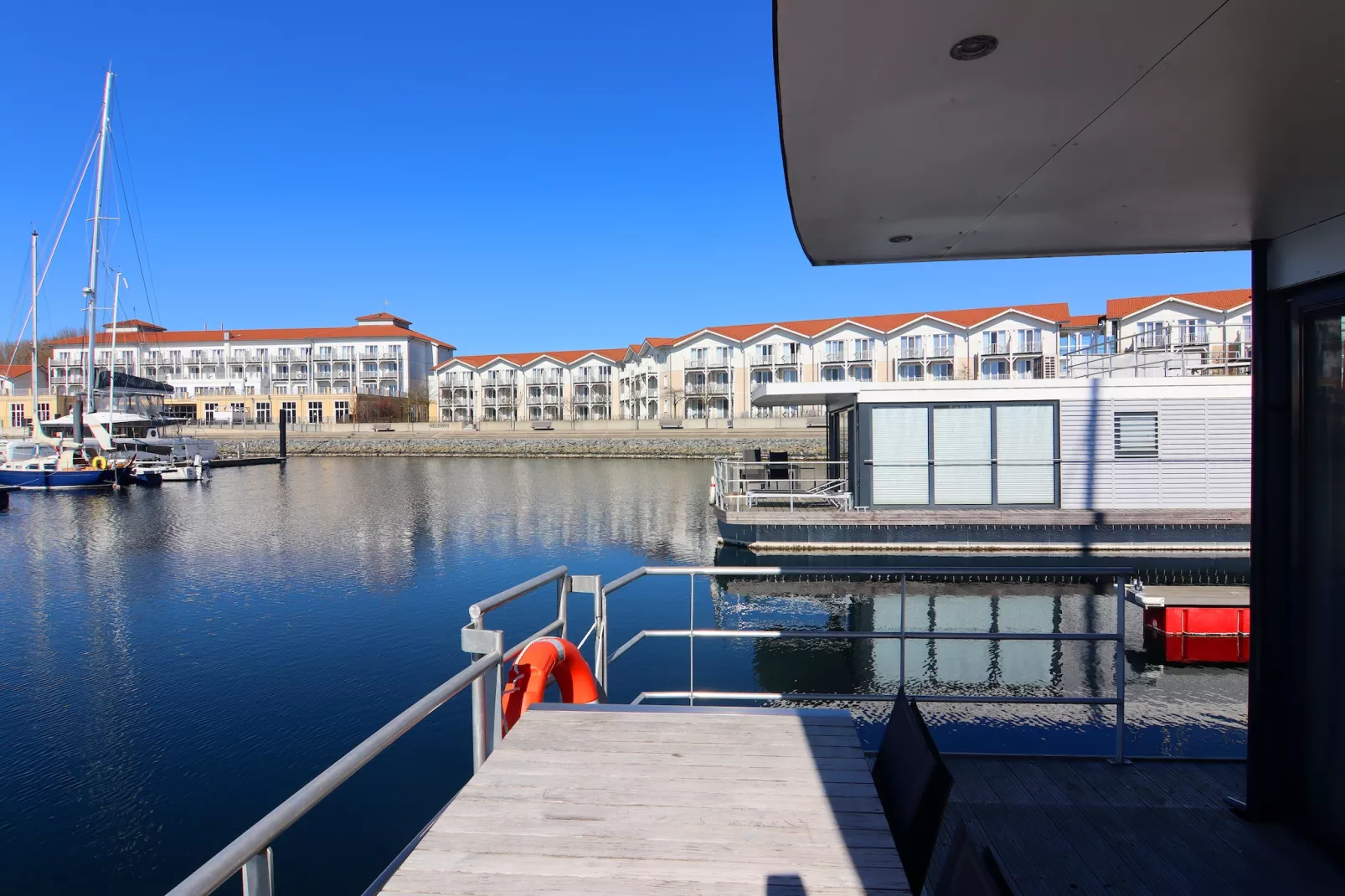 Hausboot Family & Friends LP2 / 1-2 Personen-Terrasbalkon