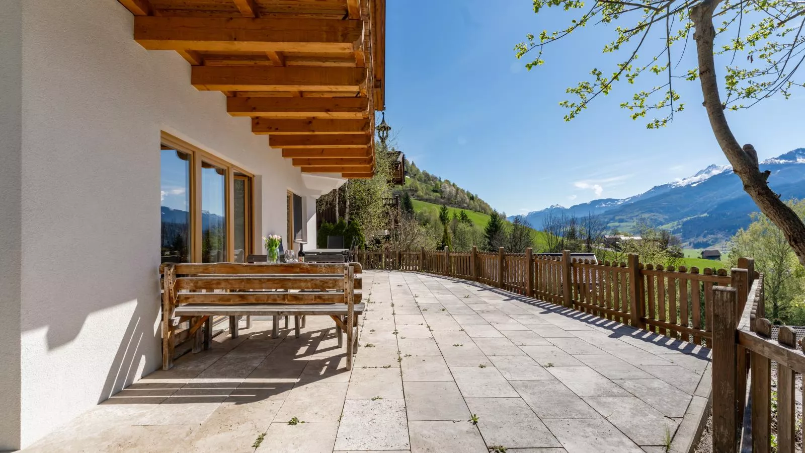 Chapter Two-Terrasbalkon