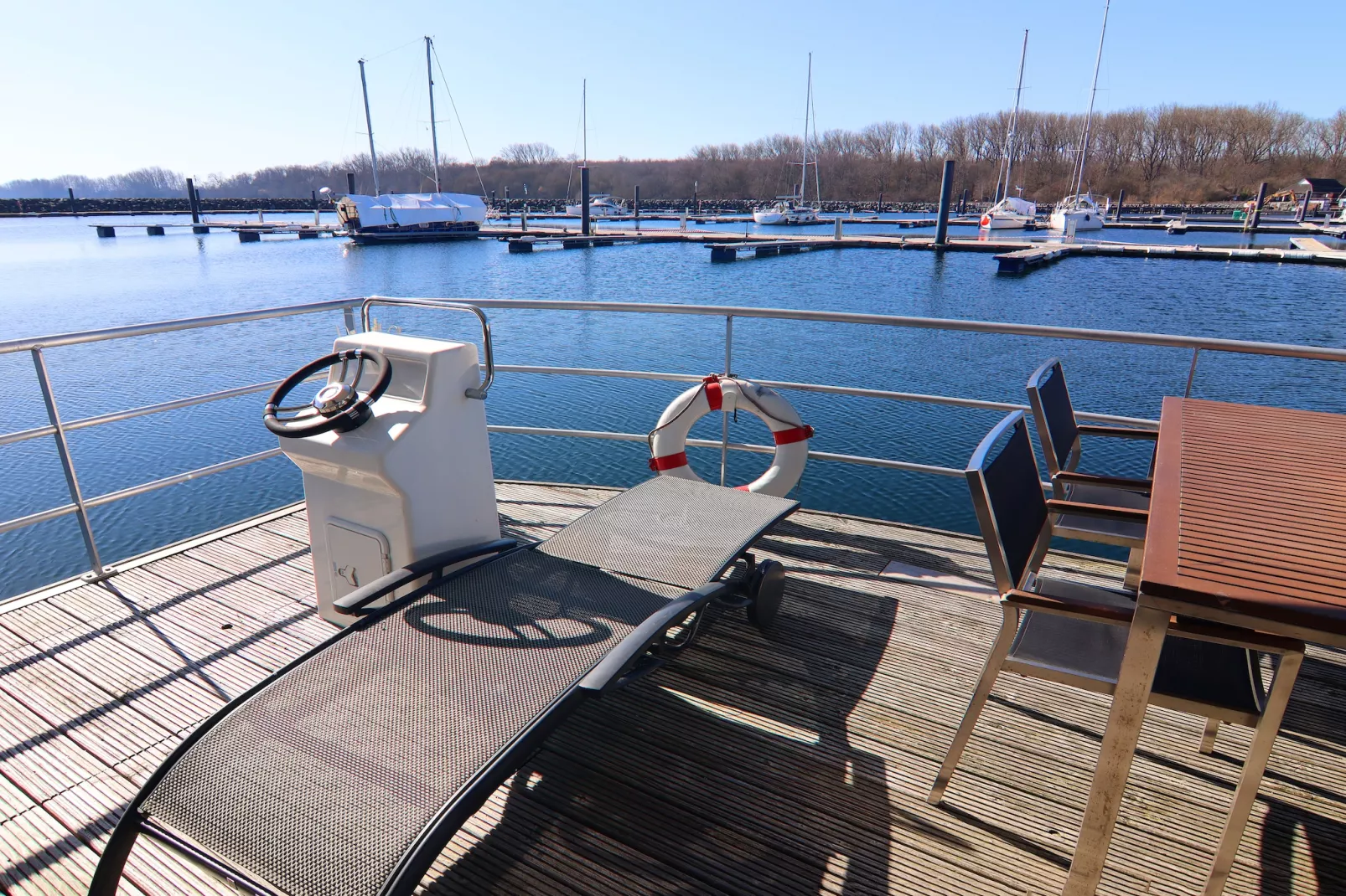 Hausboot Family & Friends LP 4 / 1-2 Personen-Terrasbalkon