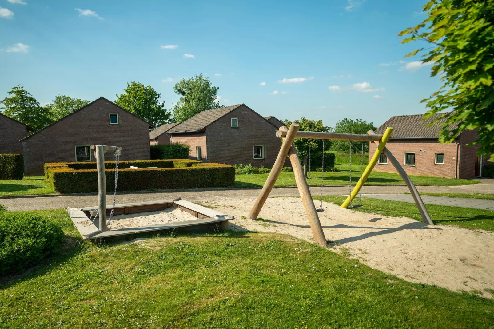 Vakantiepark Reevallis 1-Tuinen zomer
