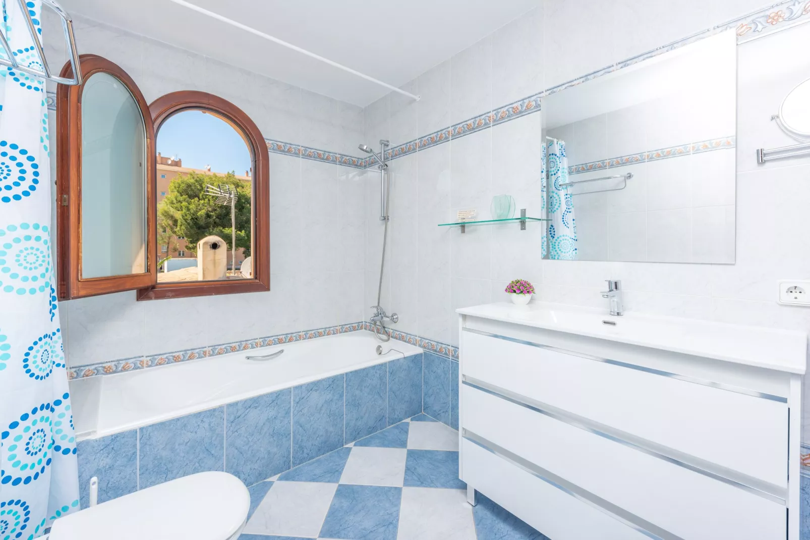 Magdalena Gomila Marimon (llac Blau)-Badkamer