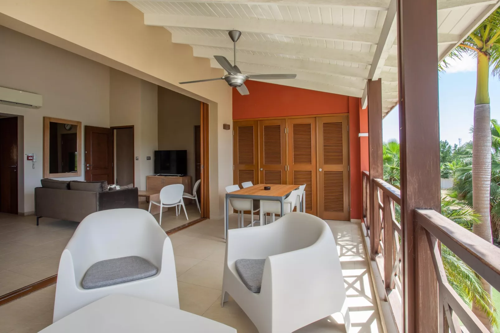 Spanish Water Apartment-Terrasbalkon