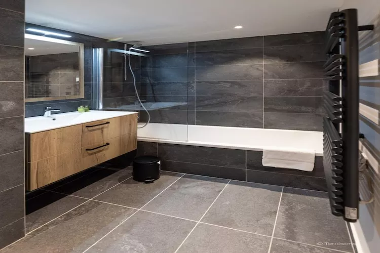 SERRE CHEVALIER Le Cristal Lodge-A40S-Badkamer