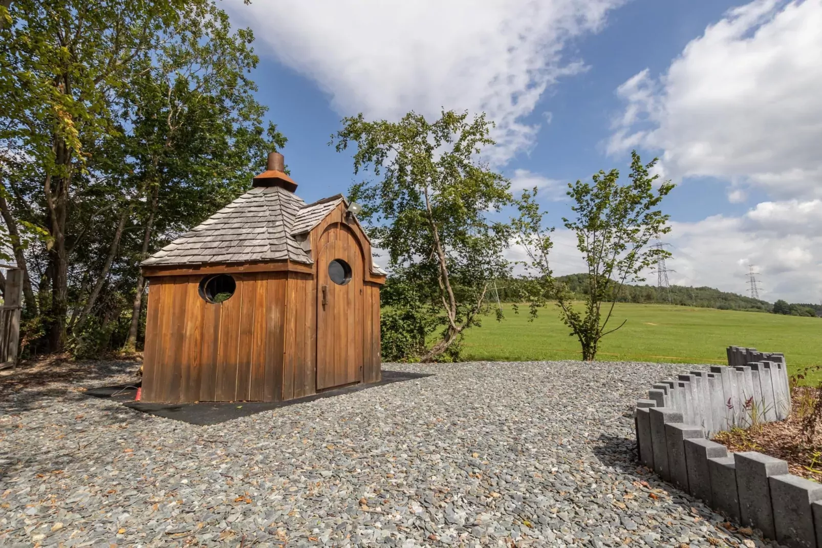 Chalet Bulle-Tuinen zomer