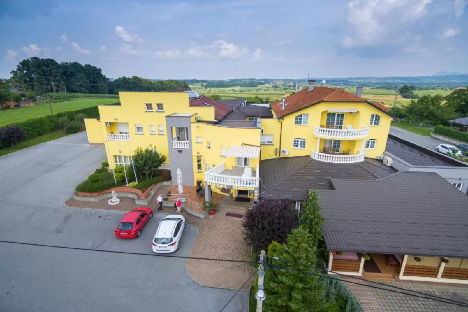 Hotel Orion - Triple Room with Terrace-Buitenlucht