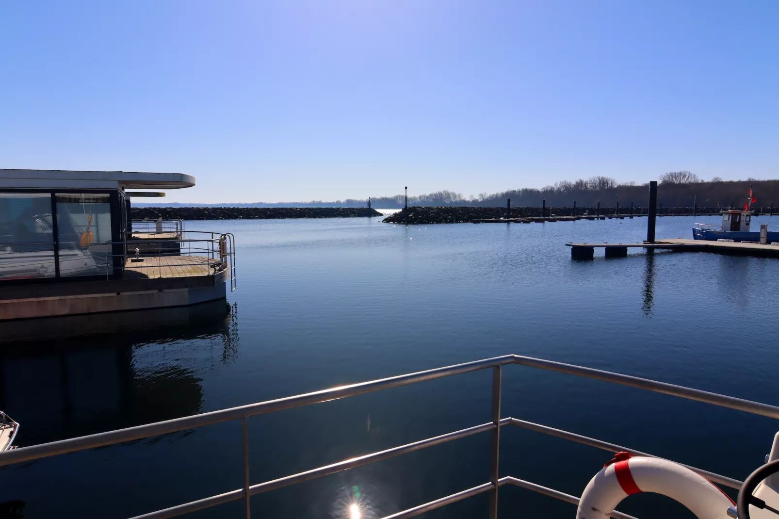 Hausboot Family & Friends mit Hund LP 10 / 1-2 Personen-Uitzicht winter