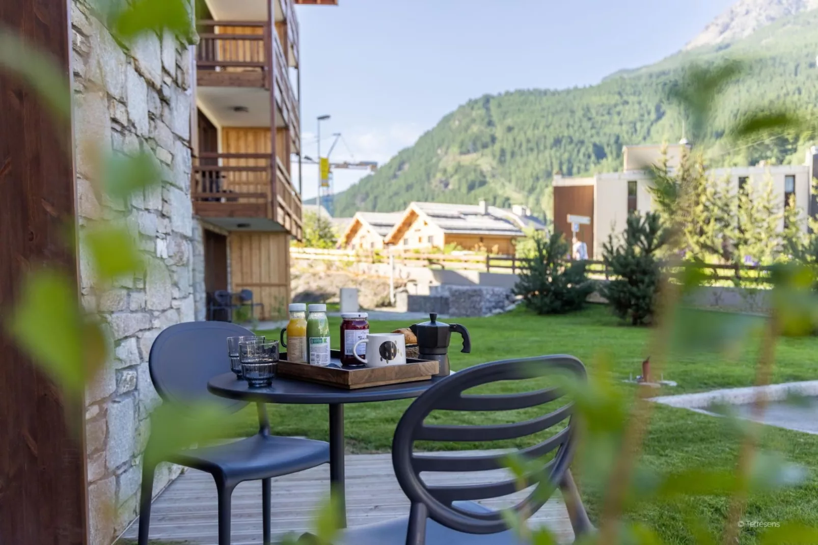SERRE CHEVALIER Le Cristal Lodge-A24S-Tuinen zomer