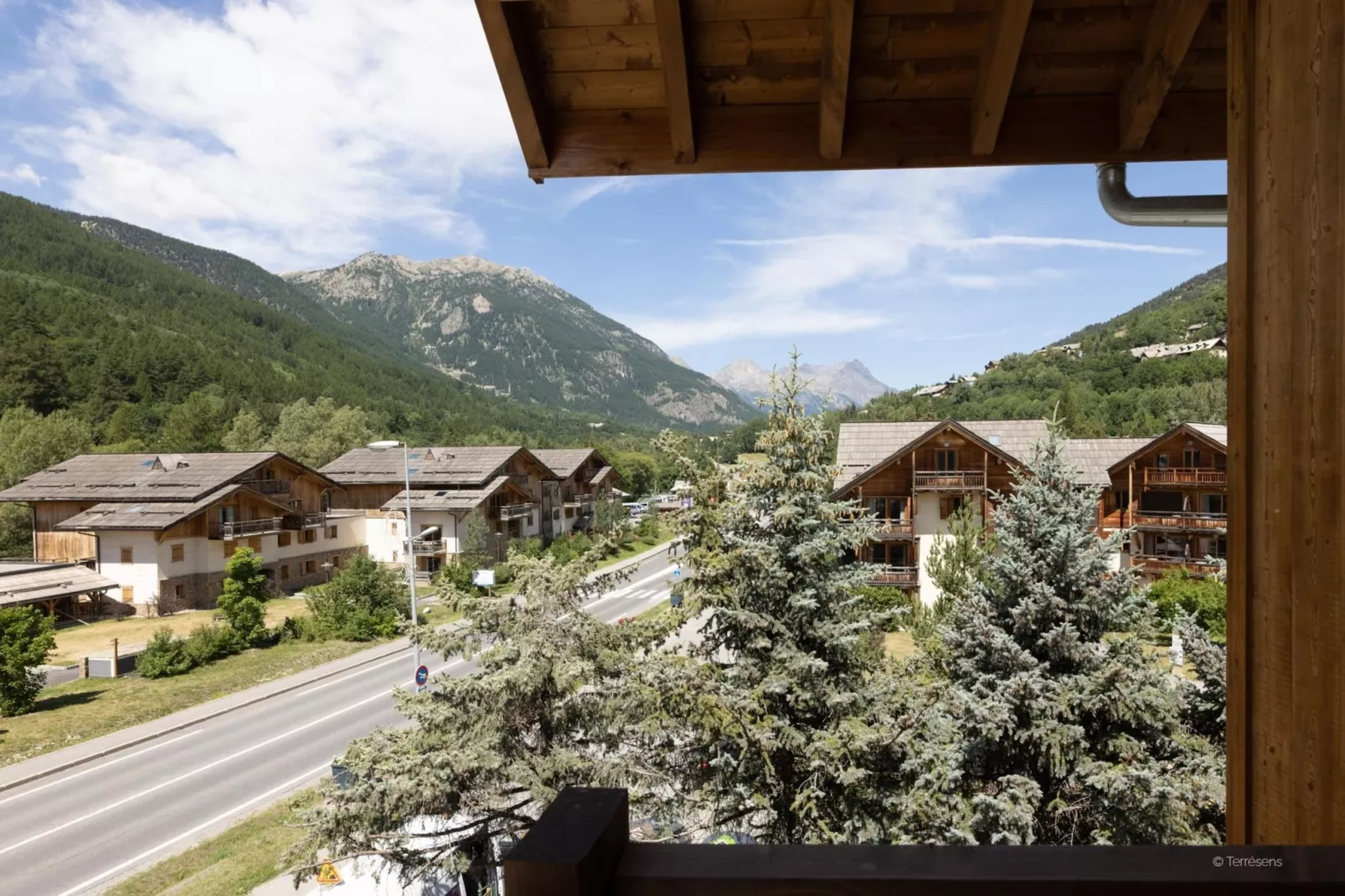 SERRE CHEVALIER Le Cristal Lodge-A40S-Uitzicht zomer