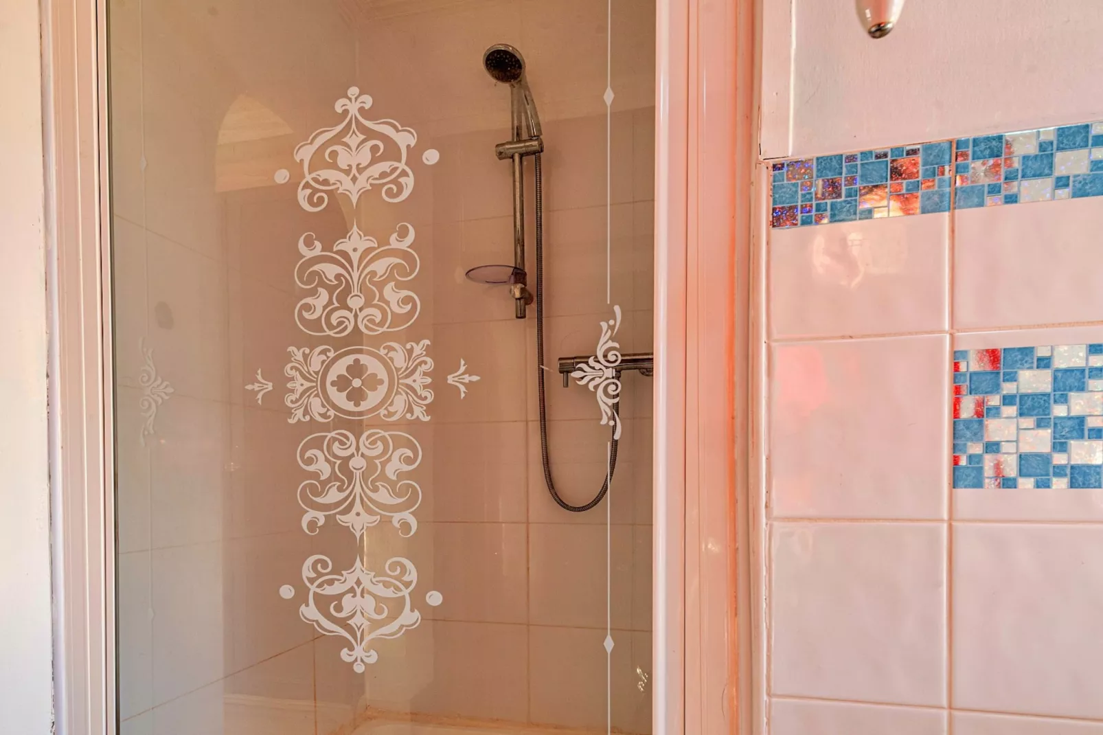 Ty Gwyn Hideaway-Badkamer