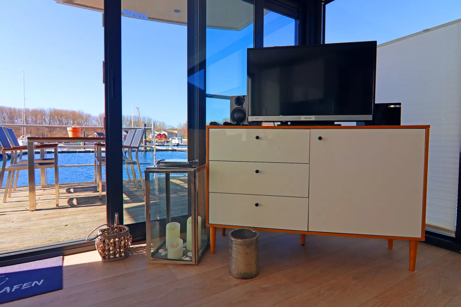 Hausboot Family & Friends LP 4 / 1-2 Personen-Uitzicht zomer