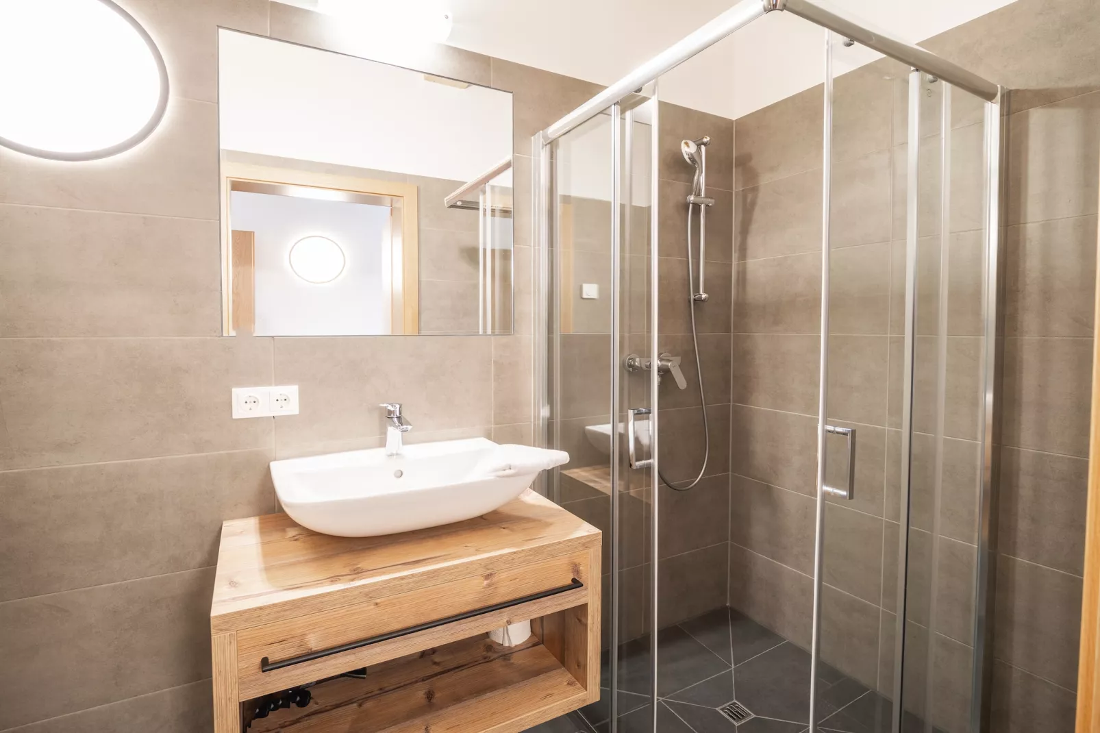 Penthouse Four-bedroom Apartment – KA4P-Badkamer