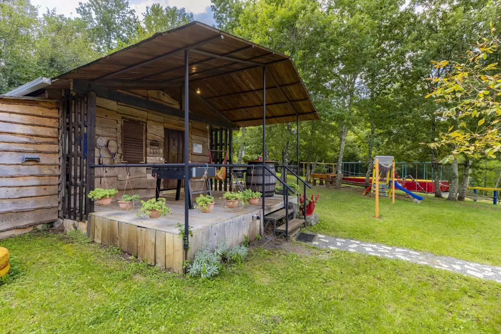 Red House Kraj Drage - Oasis in the Nature-Tuinen zomer