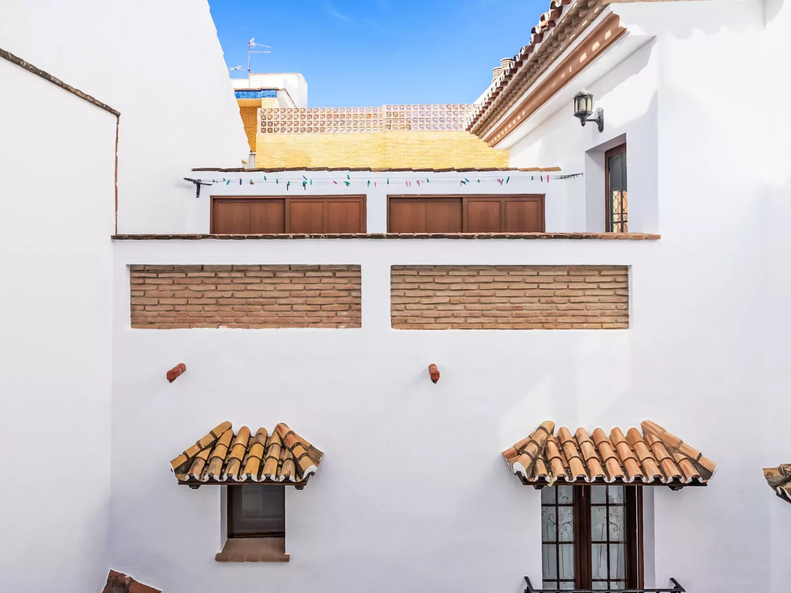 El patio de Lazaro-Buiten