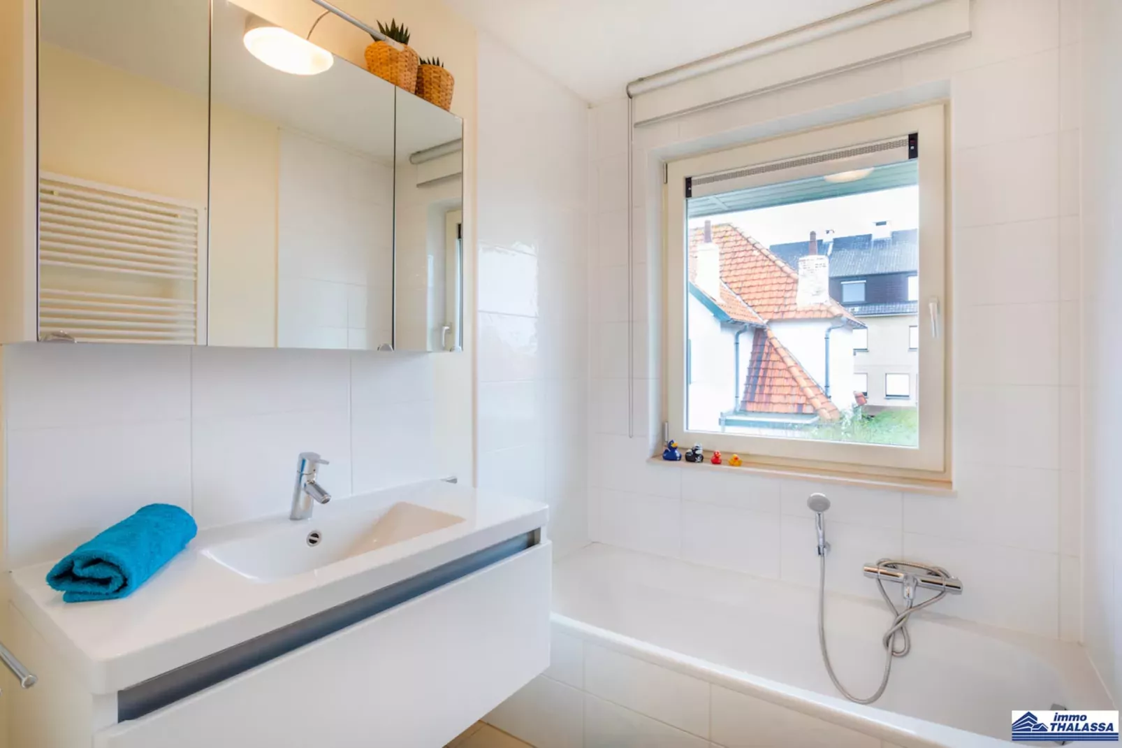 Amena 0101 + garage 14-Badkamer