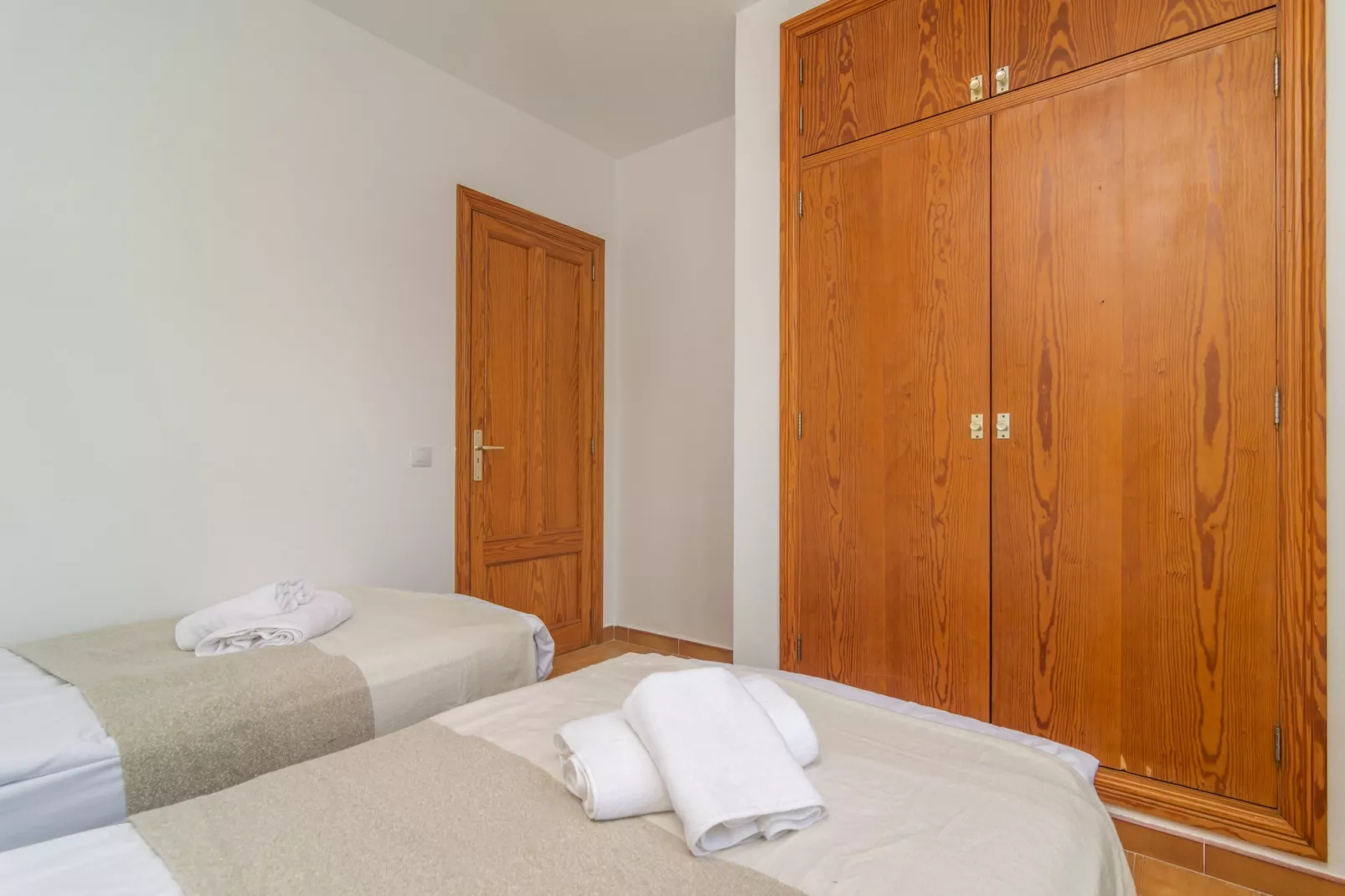 Villa Blanca-Image-tags.