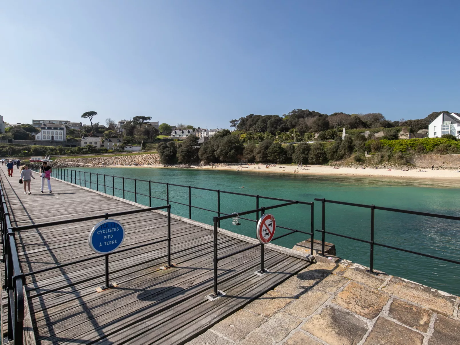 Entre port et plages-Buiten