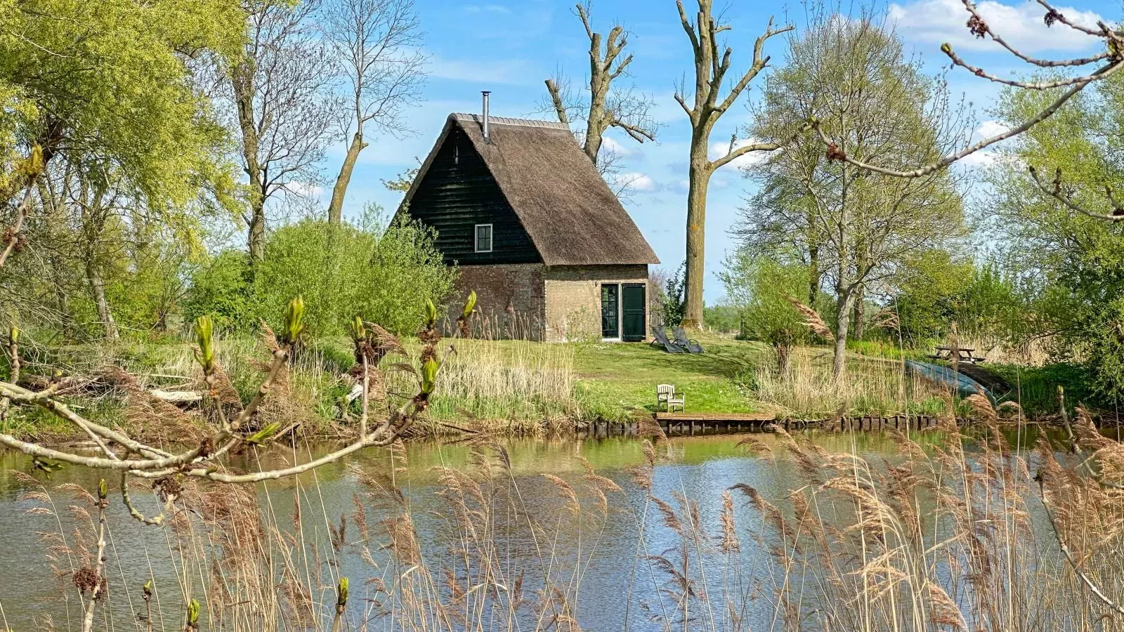 Biesboschhuisje-Buitenkant zomer