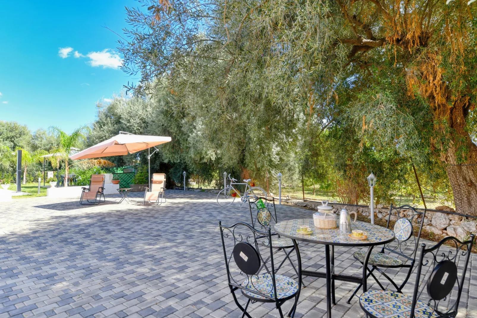 Villa Giugiò mit Privatpool-Tuinen zomer