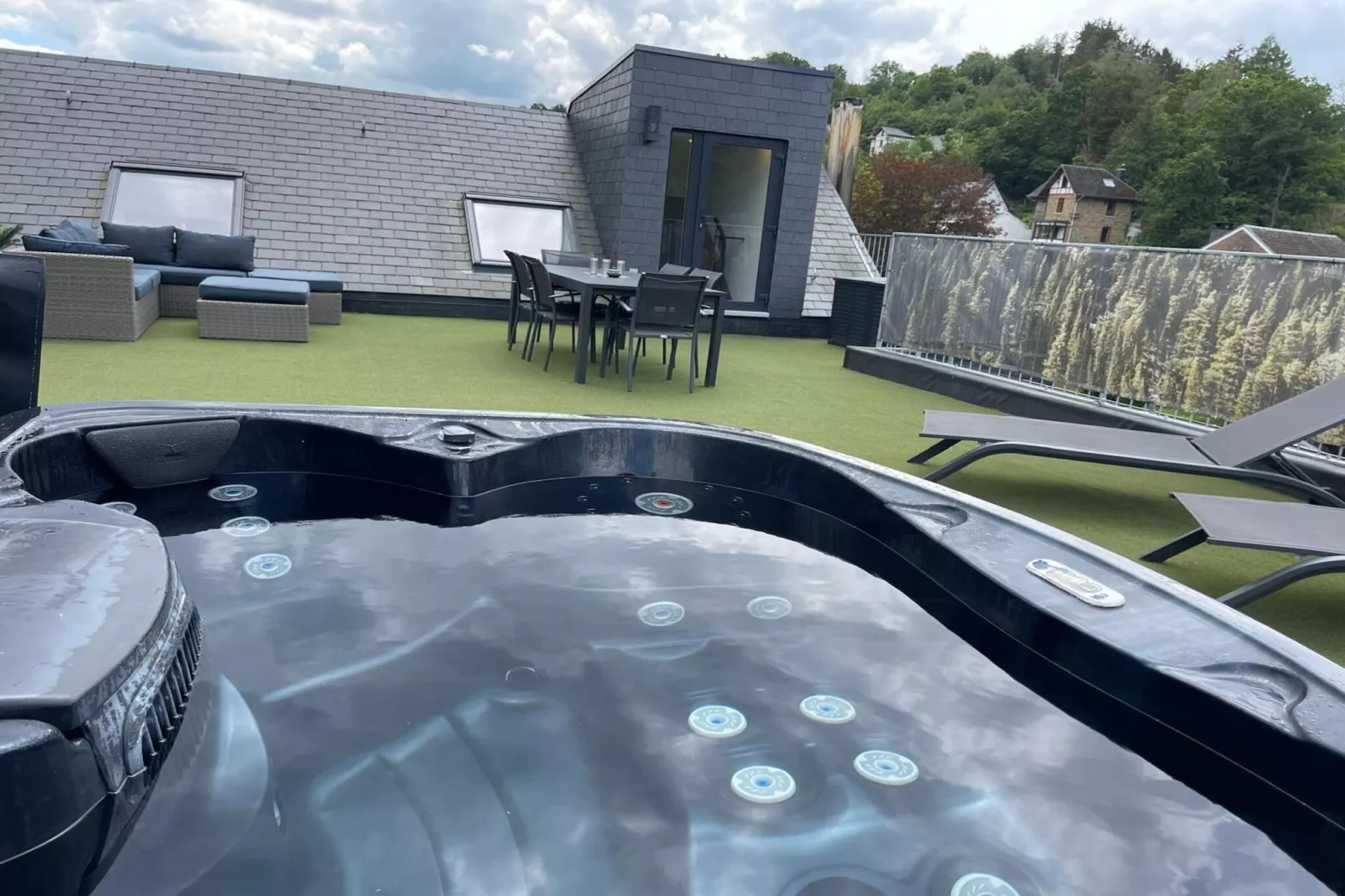 Rooftop Purple-Wellness