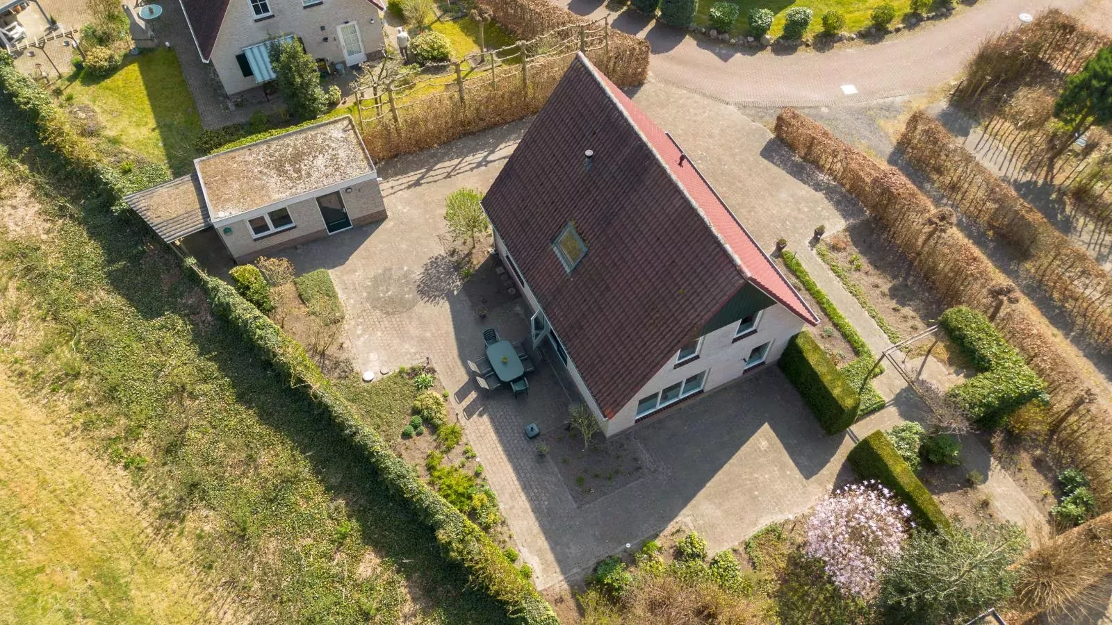 Landhuis 42-Buitenkant zomer