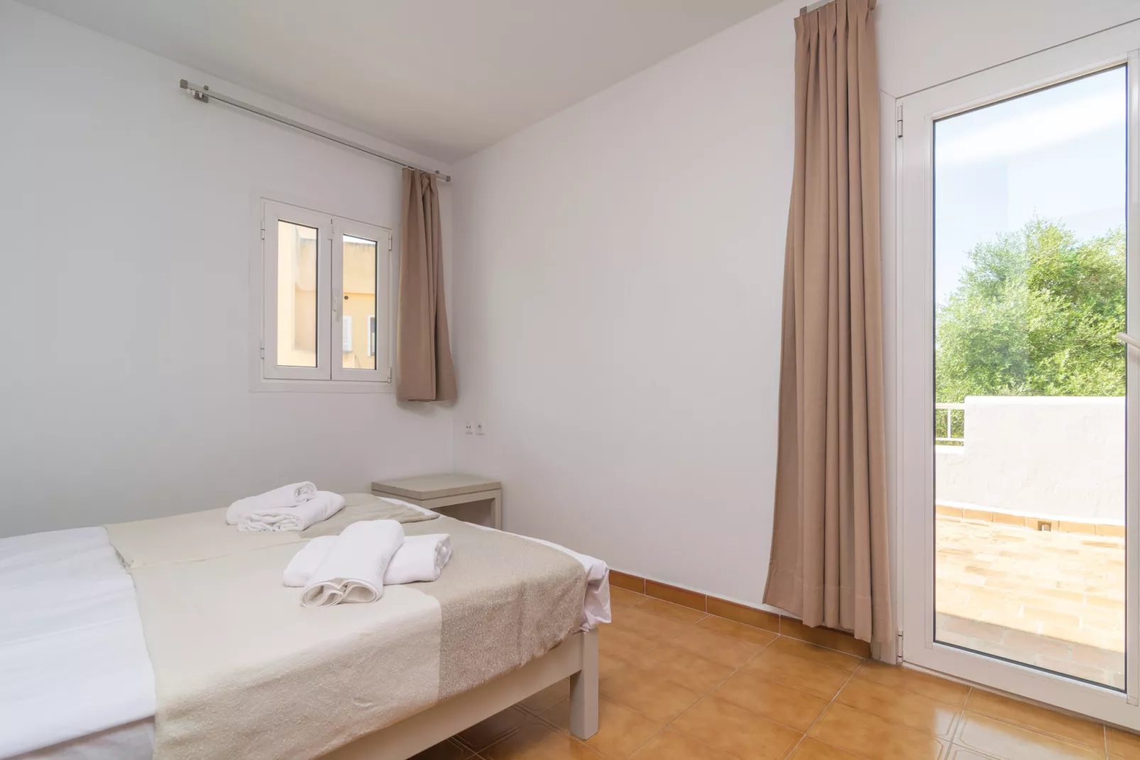 Villa Blanca-Image-tags.