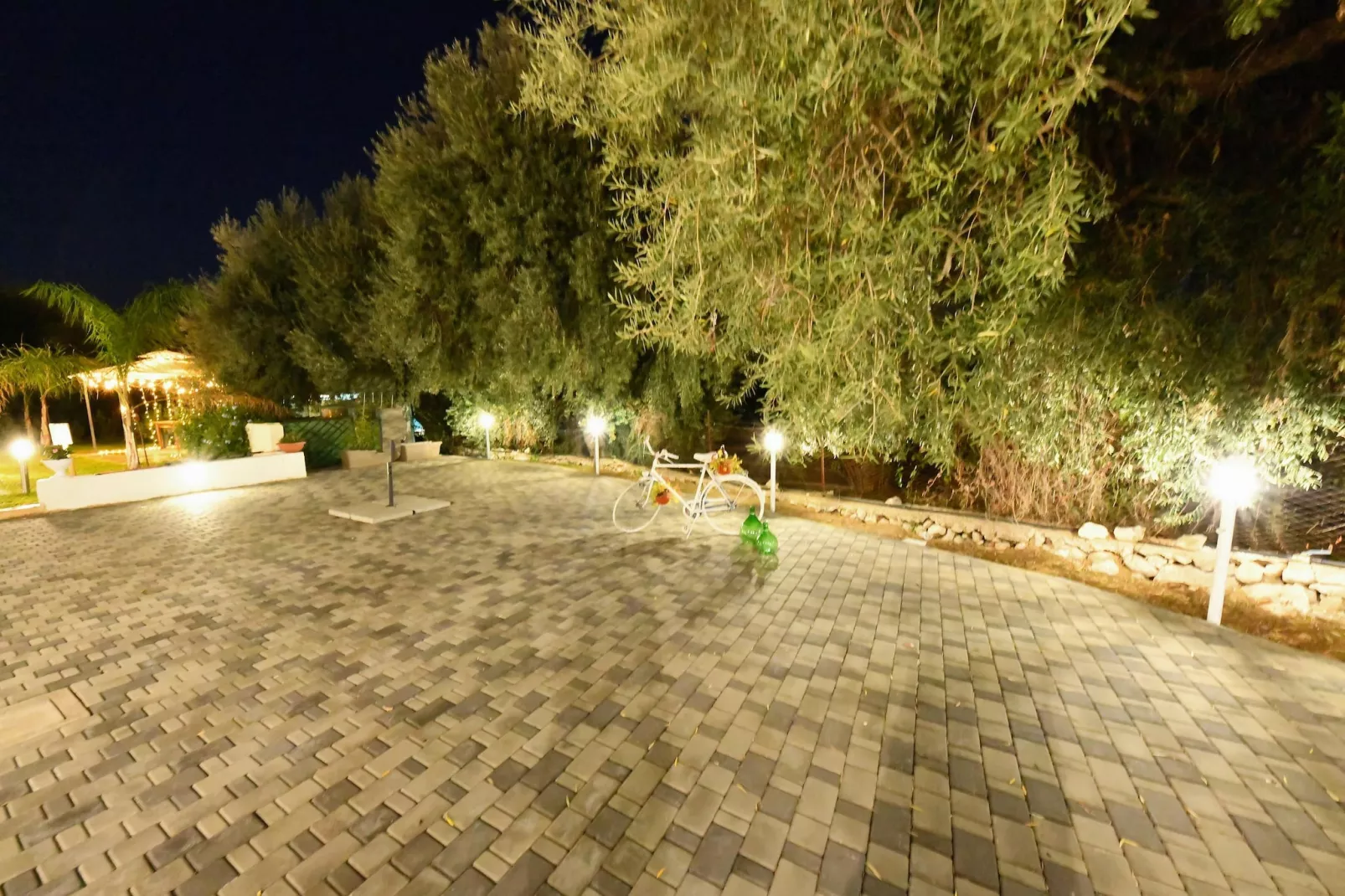 Villa Giugiò mit Privatpool-Tuinen zomer