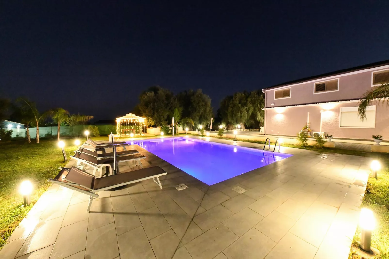 Villa Giugiò mit Privatpool-Zwembad