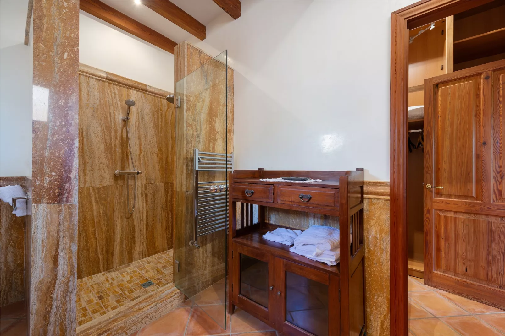 Can Colis-Badkamer