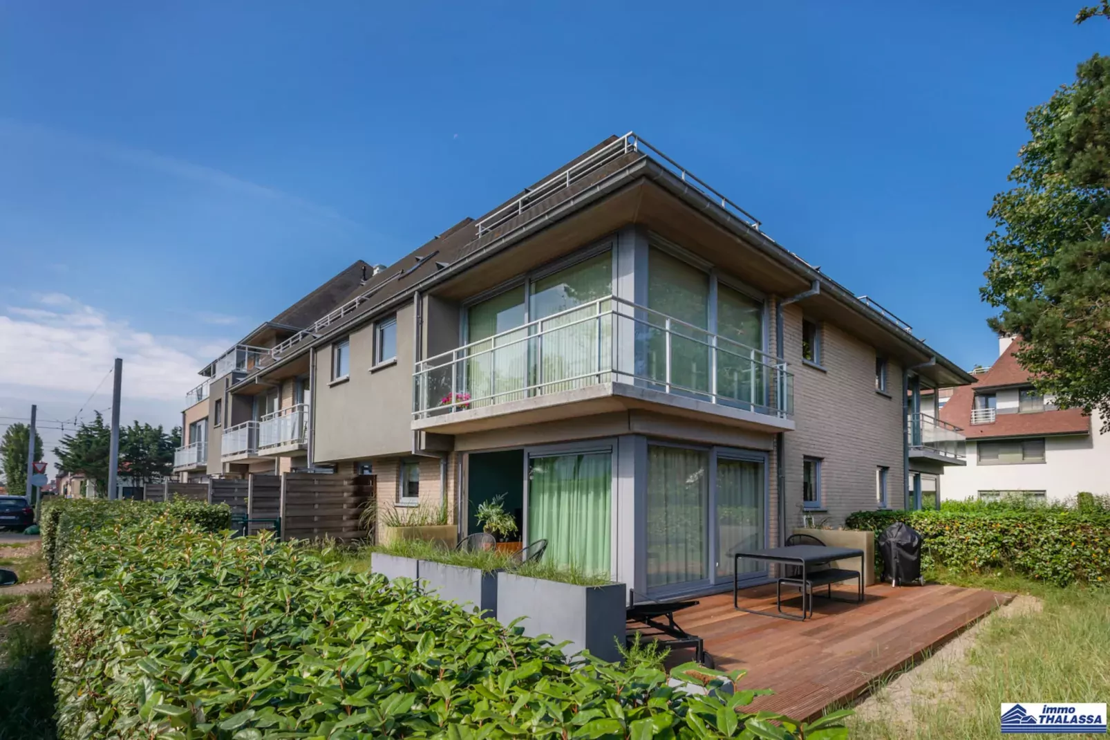 Maeterlinck 0102 + garage 2-Buitenkant zomer