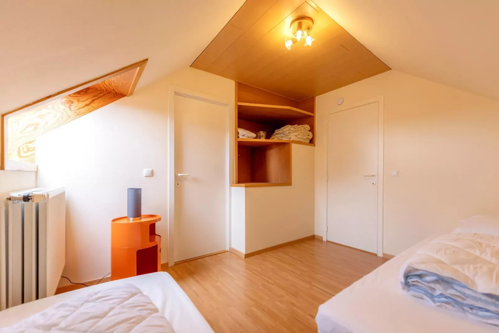 At Home-Slaapkamer