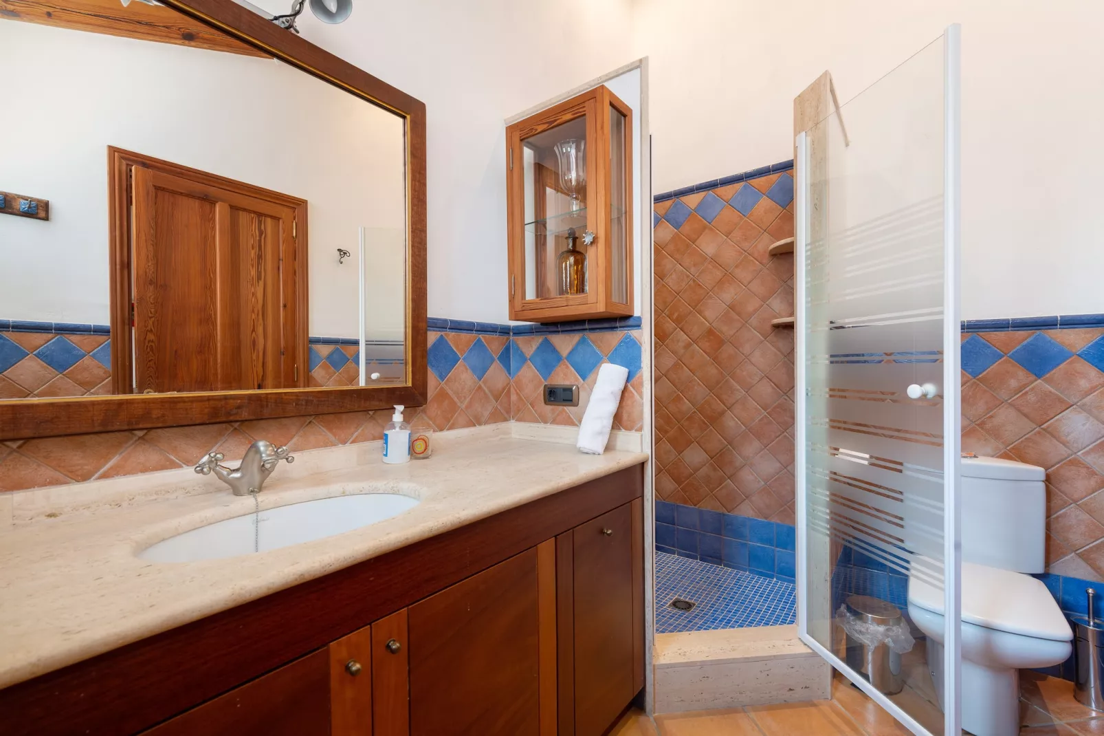 Can Colis-Badkamer