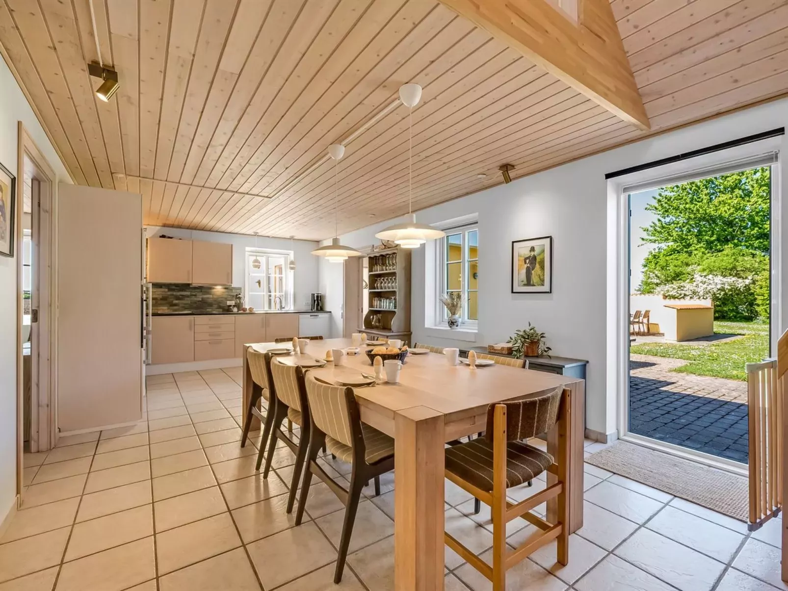 "Quirina" - 6km from the sea-Binnen