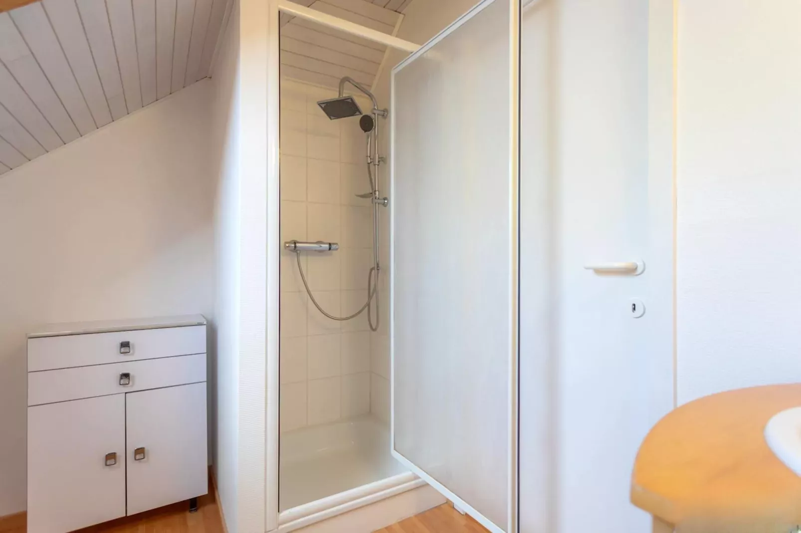 At Home-Badkamer