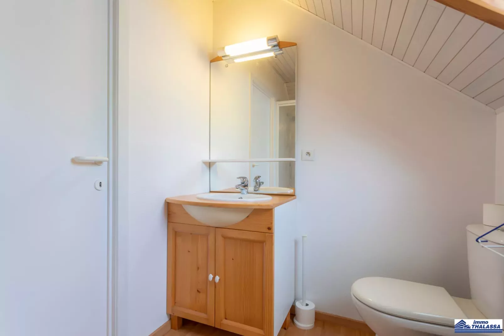 At Home-Badkamer