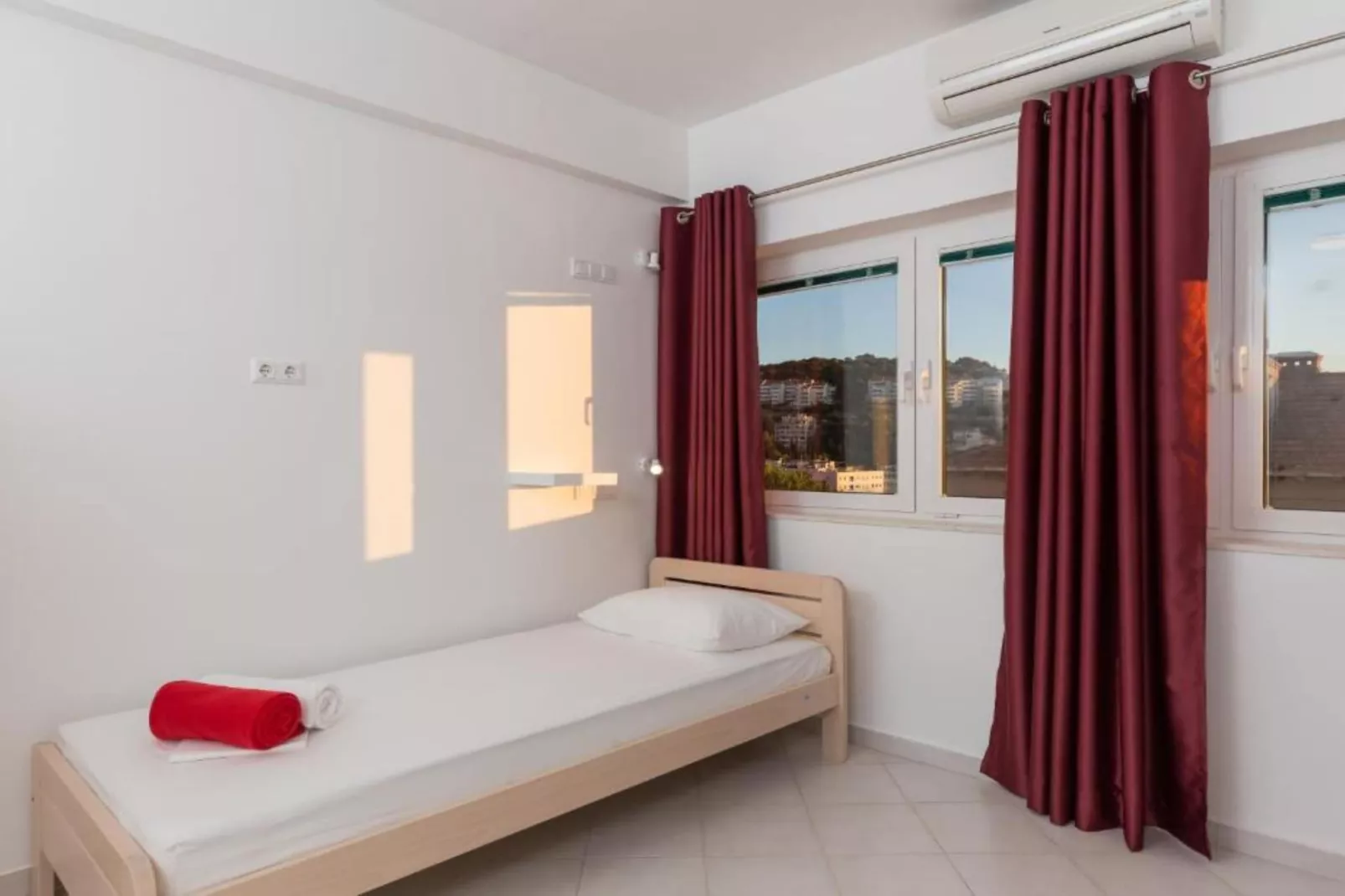 Hostel Free Bird - Bed in Five Bed Mixed Dormitory Room 4 (A)-Slaapkamer