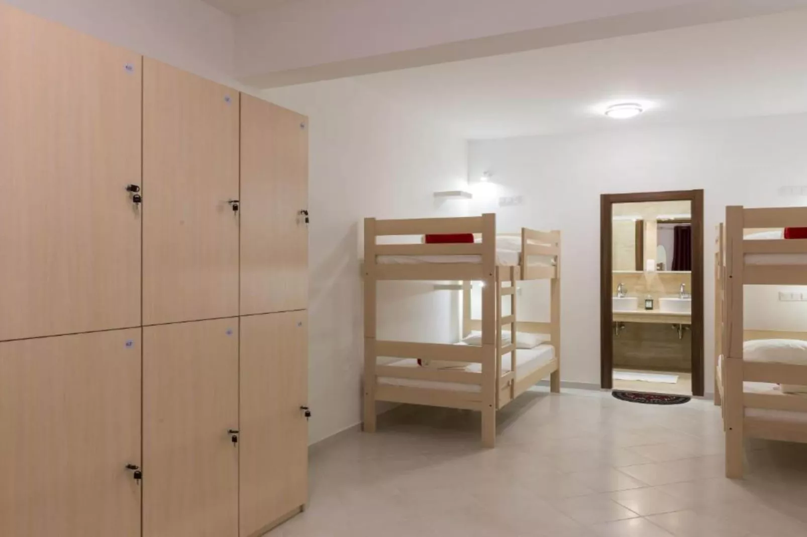 Hostel Free Bird - Bed in Five Bed Mixed Dormitory Room 4 (A)-Slaapkamer