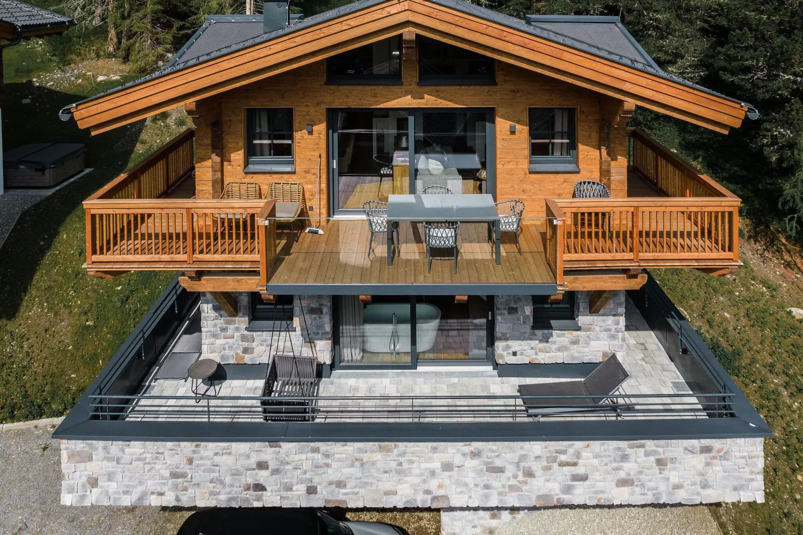 Turrach Lodges 1-Buitenkant zomer