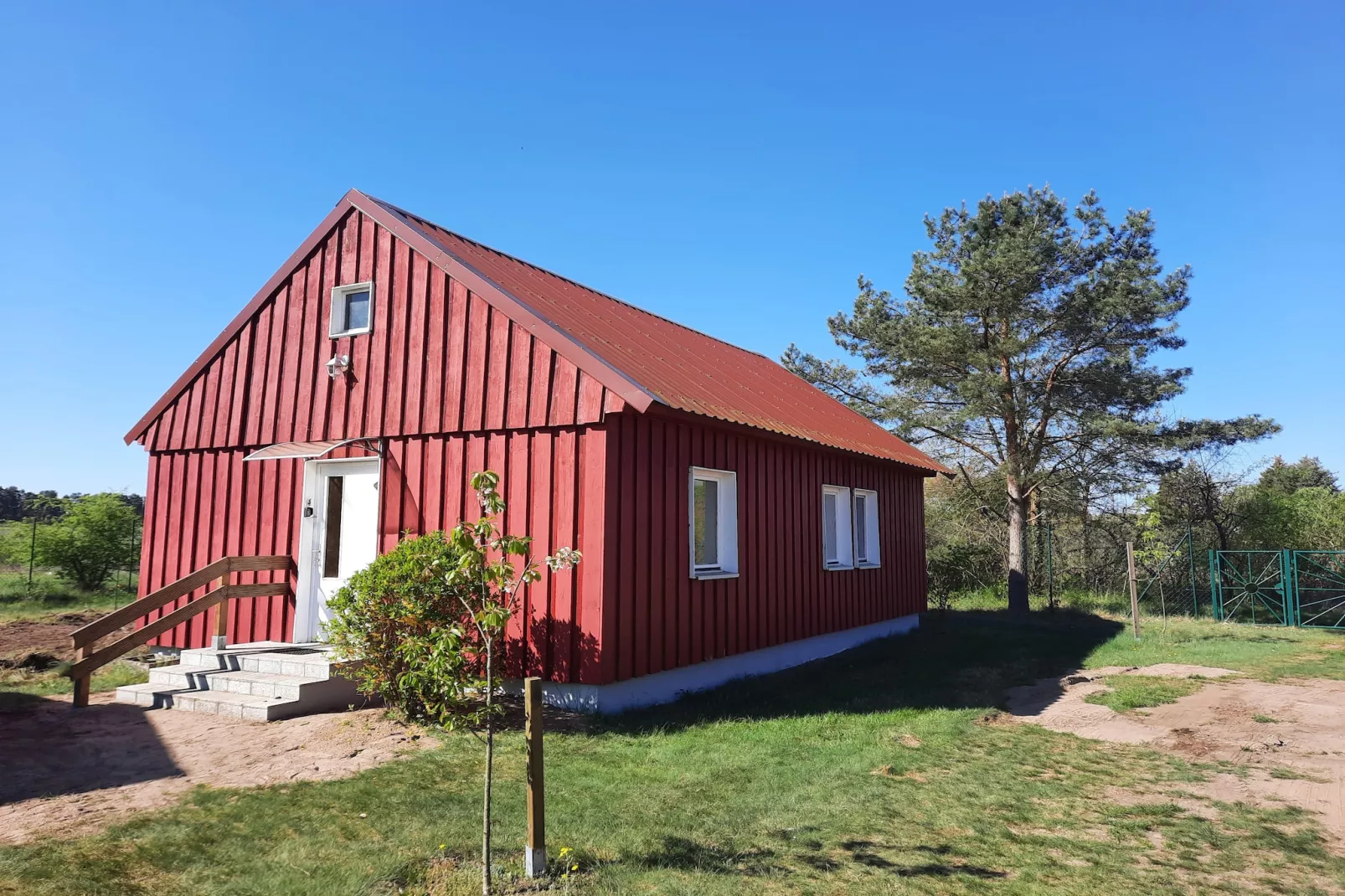 Bungalow 4 Rheinsberg-Buitenkant zomer